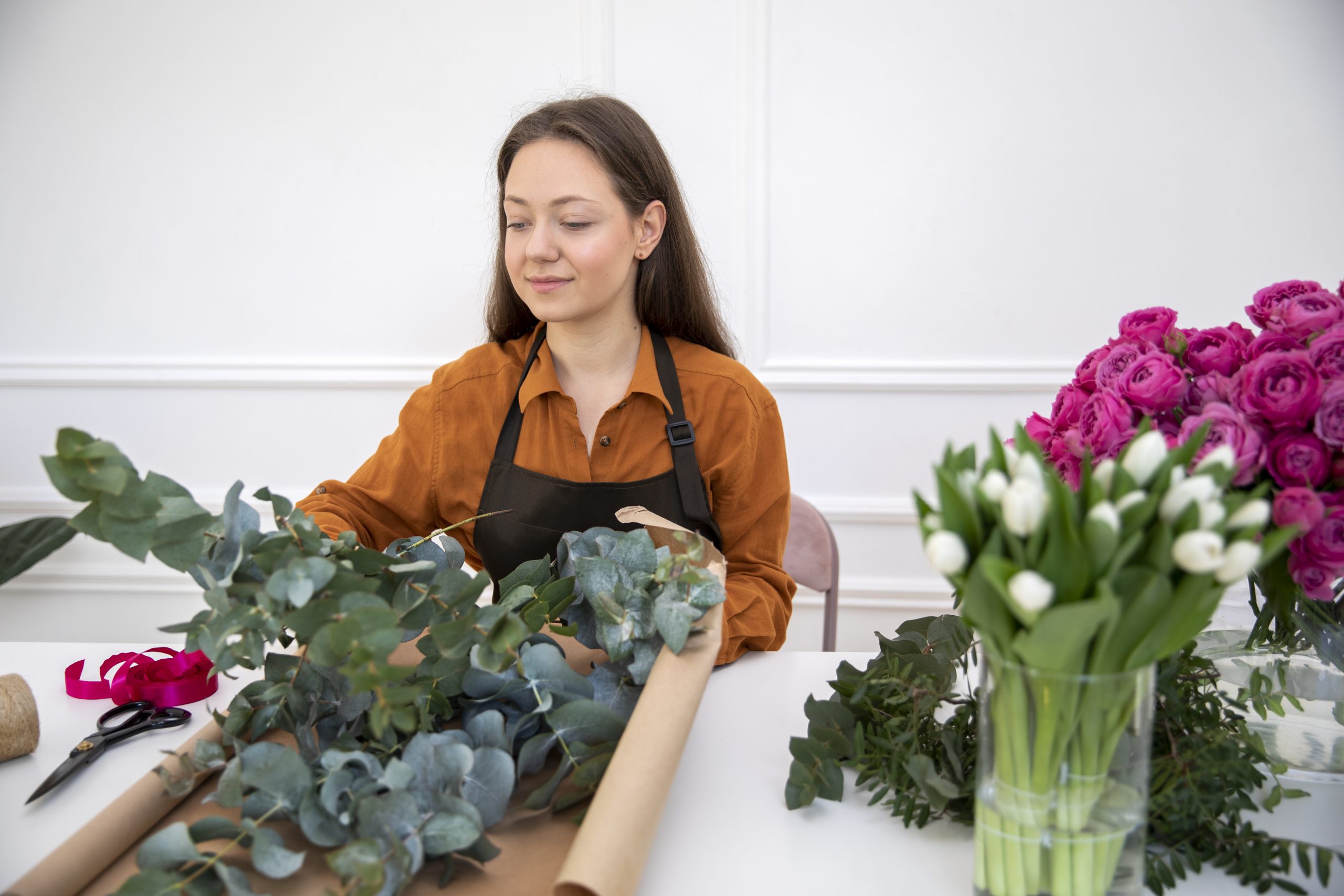 close-up-beautiful-florist-woman